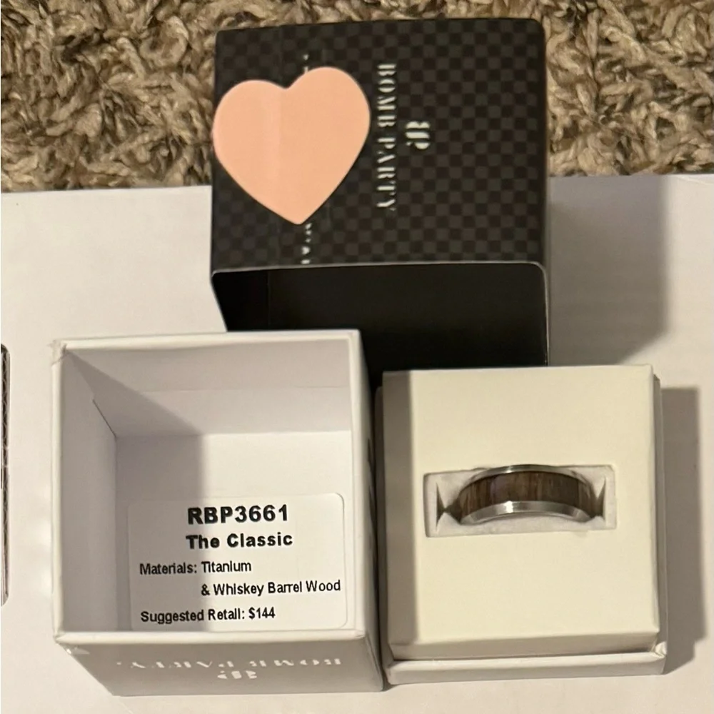 NWT BP “The Classic” Men’s Titanium and Whiskey Barrel Wood Ring SZ 8